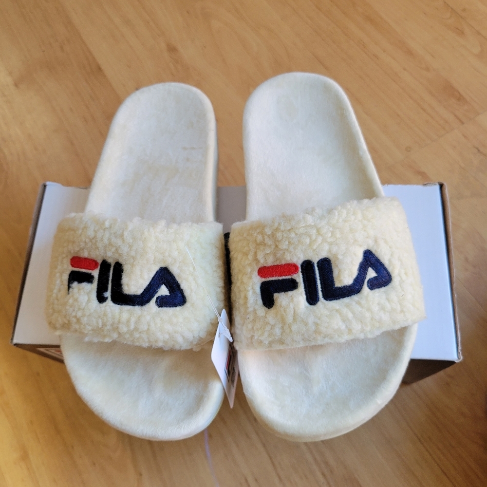 NEW FILA Fuzzy Slides